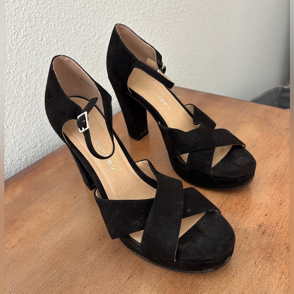 Chinese Laundry Black Velvet Strappy Heels